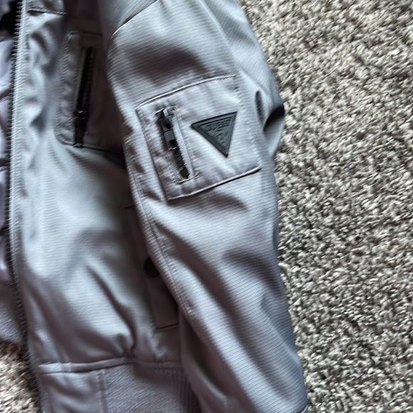 Guess - Picture 5 of 6